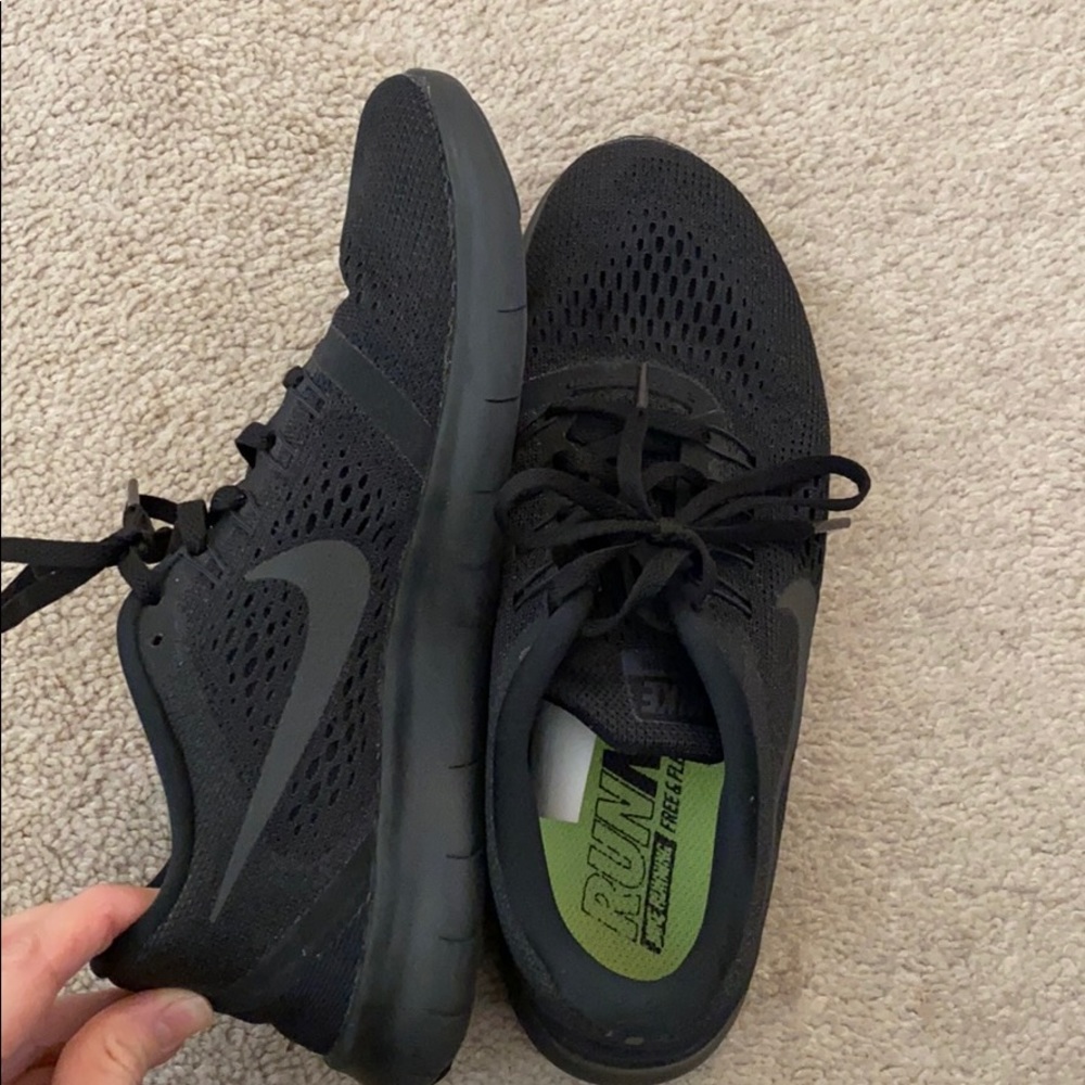 All black nike sneakers